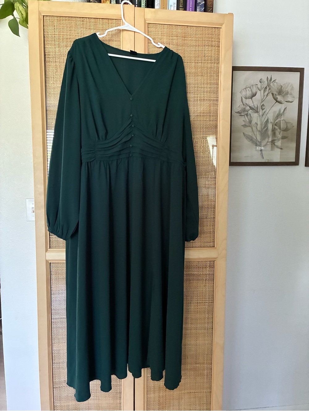Women's Emerald Green Long Sleeve V-Neck Maxi Dress